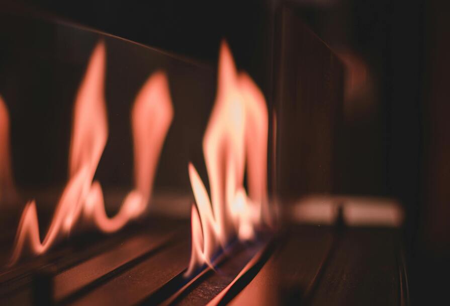 Bioethanol Feuerstelle mit länglicher Flamme
